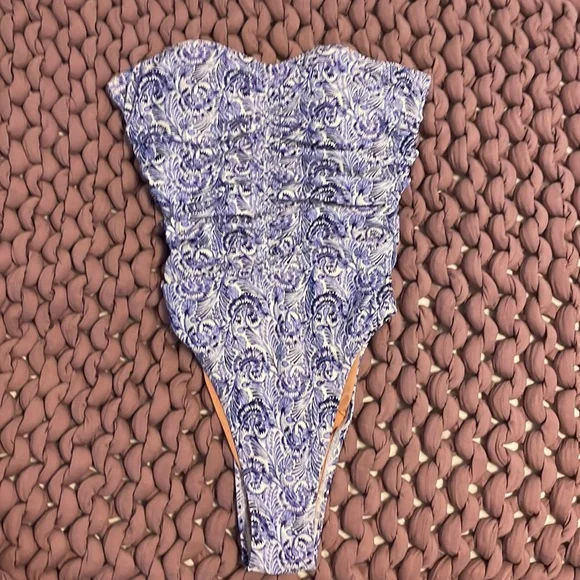 NWT J.crew Ruched sweetheart one-piece in dandelion swirl size 6 - Picture 4 of 11